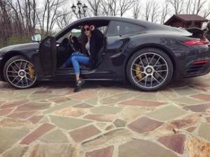 Дочь депутата Госдумы Олега Грищенко Анастасия на Porsche 911 Turbo S